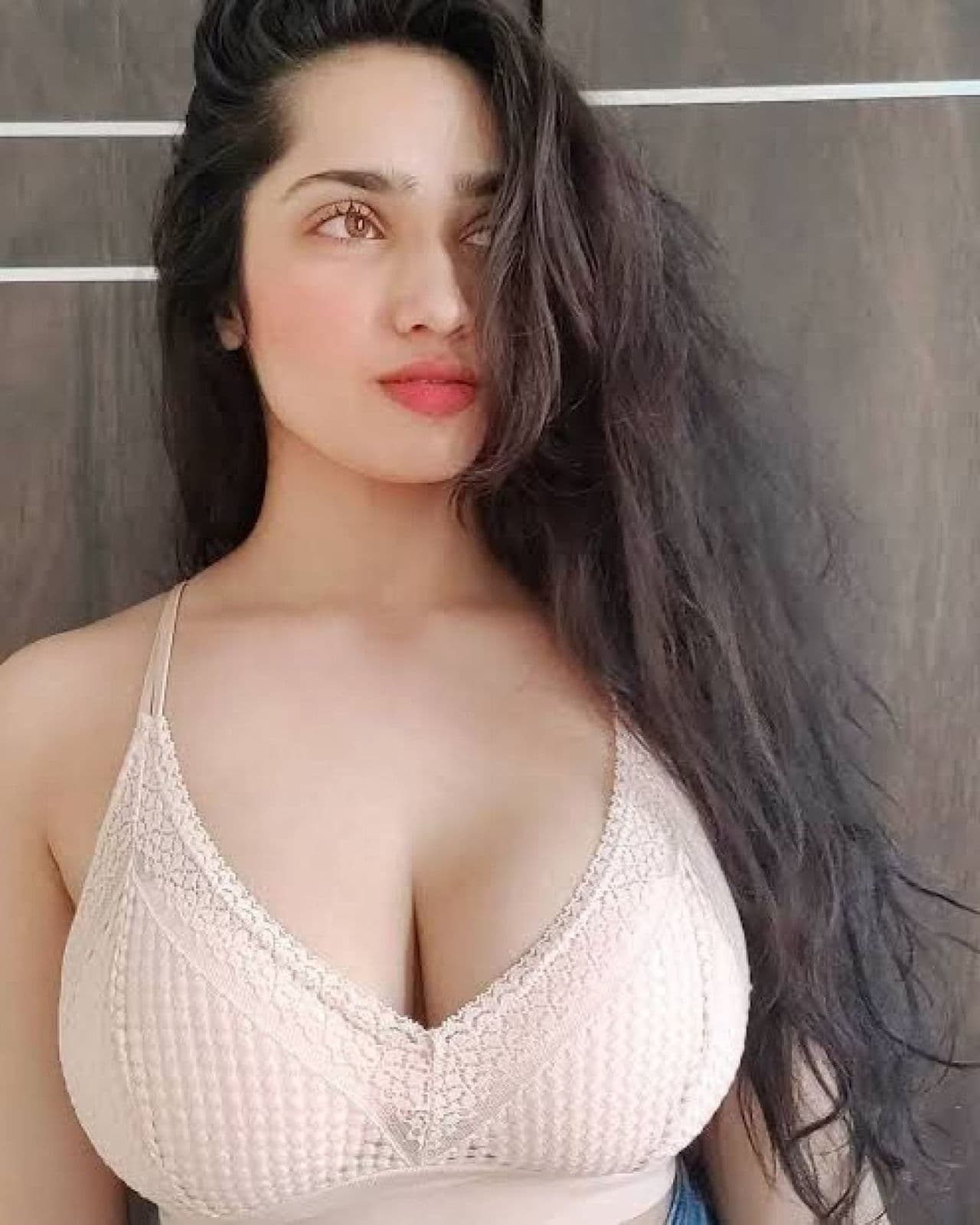 Just Karachi Girls - Premium Karachi Escorts Showcase